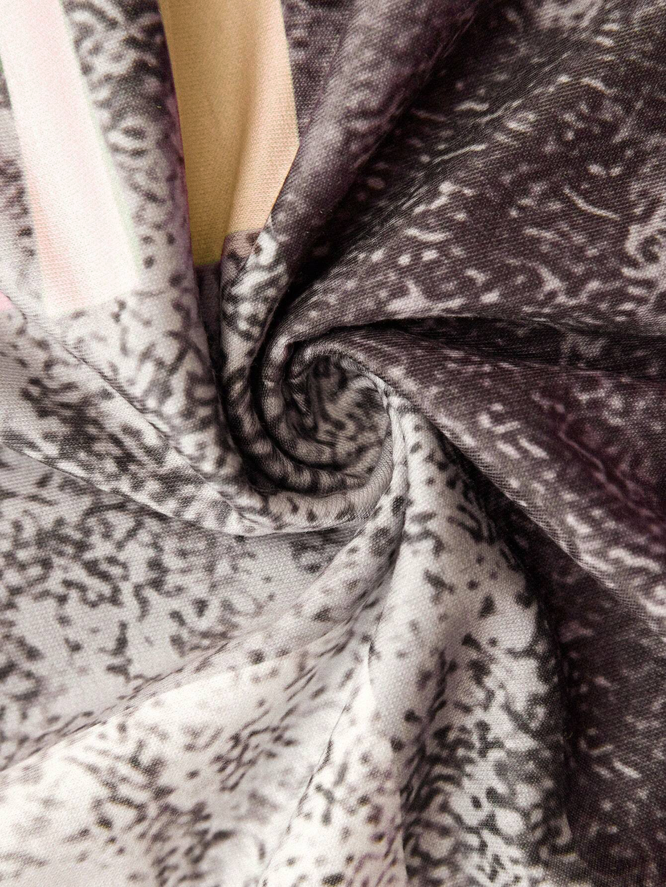 Barbro™ | Modern ziptröja med grafiskt mönster