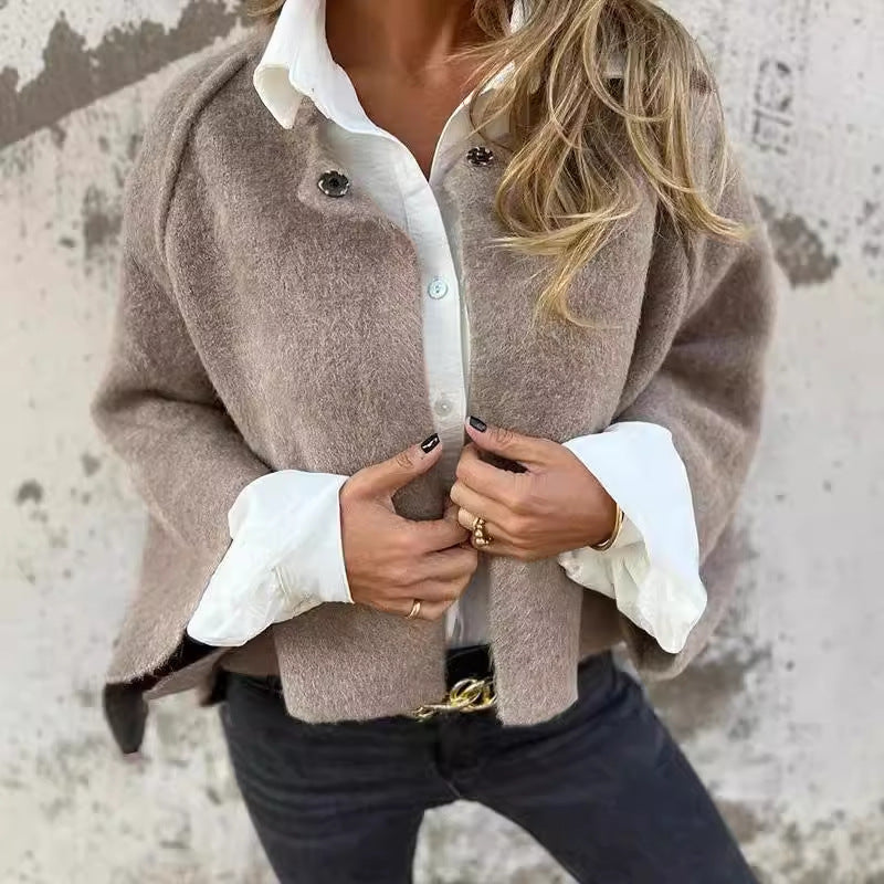 Ilse™ | Kort jacka med elegant utställda ärmar